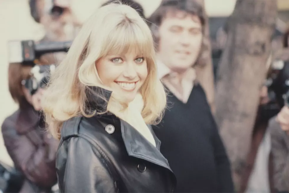 Olivia Newton-John to Auction Leather Jacket, Skin-Tight Pants From ‘Grease’